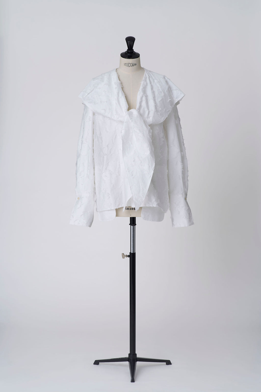 Jacquard leaf collar blouse