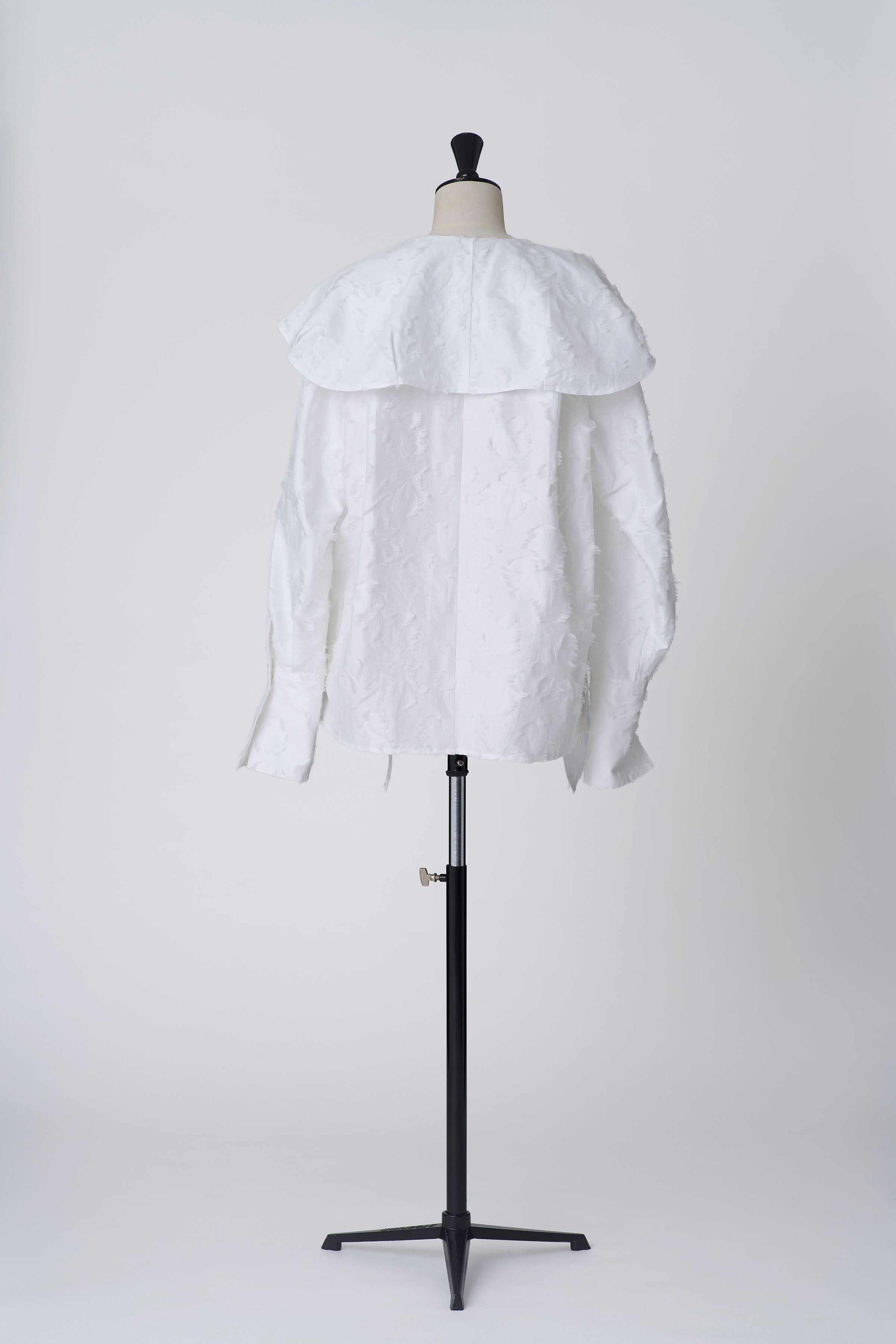 Jacquard leaf collar blouse