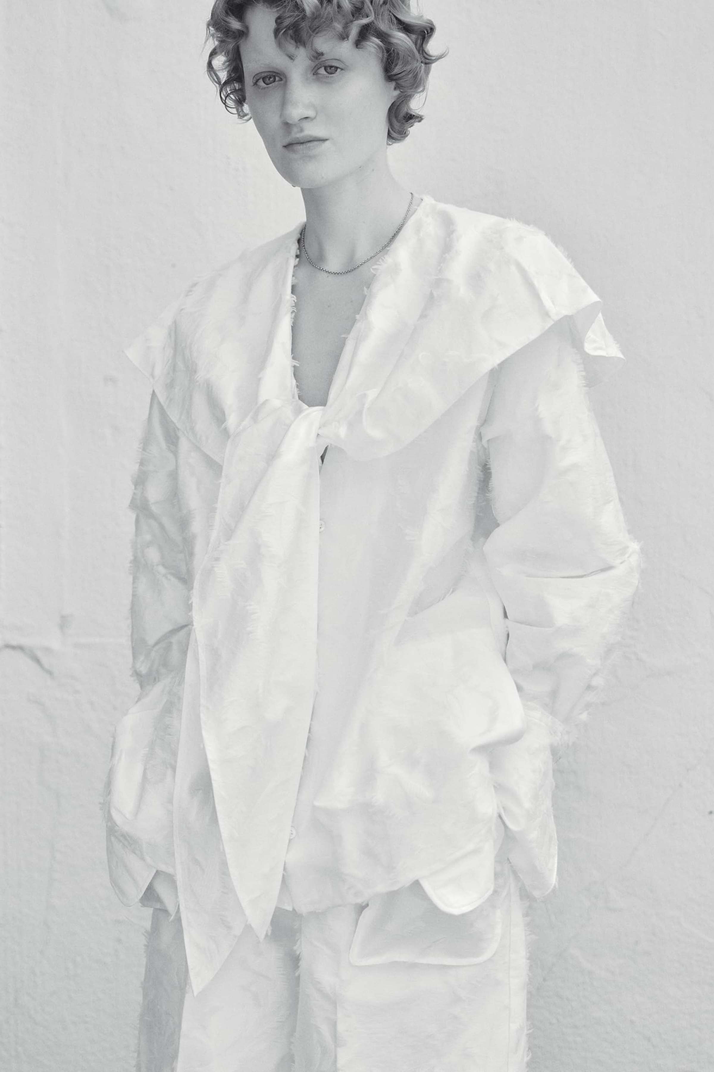 Jacquard leaf collar blouse