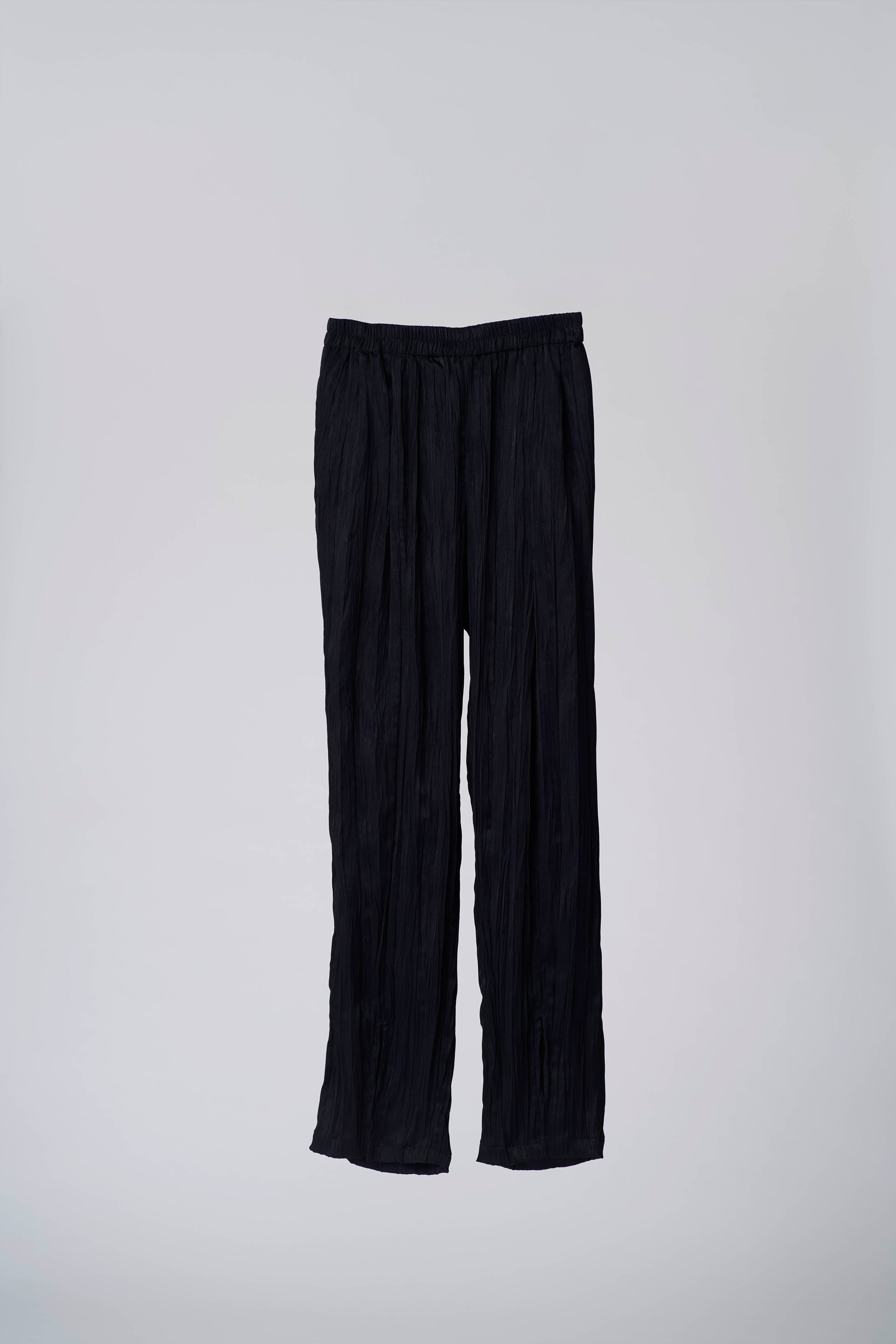 Pleated slit pants